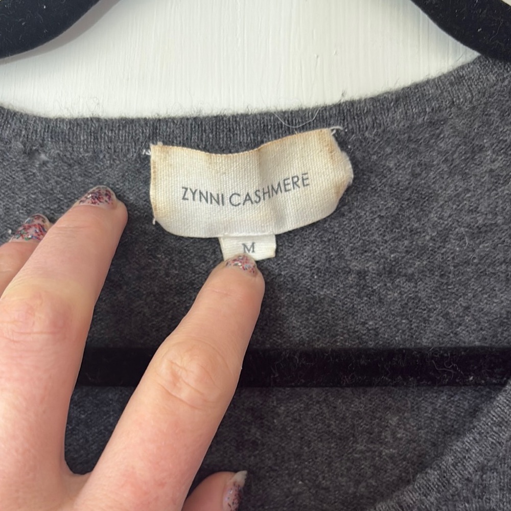 Zynni Cashmere Gray Sweater